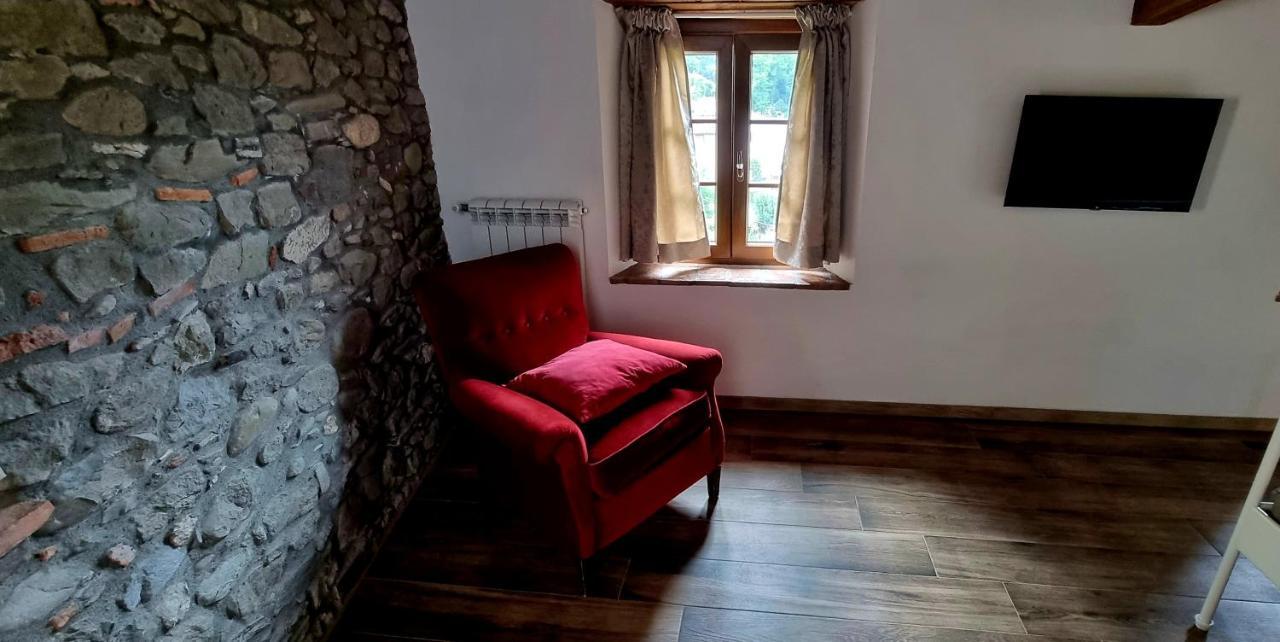 הוילה בורגו א מוצאנו Agriturismo Il Castello מראה חיצוני תמונה