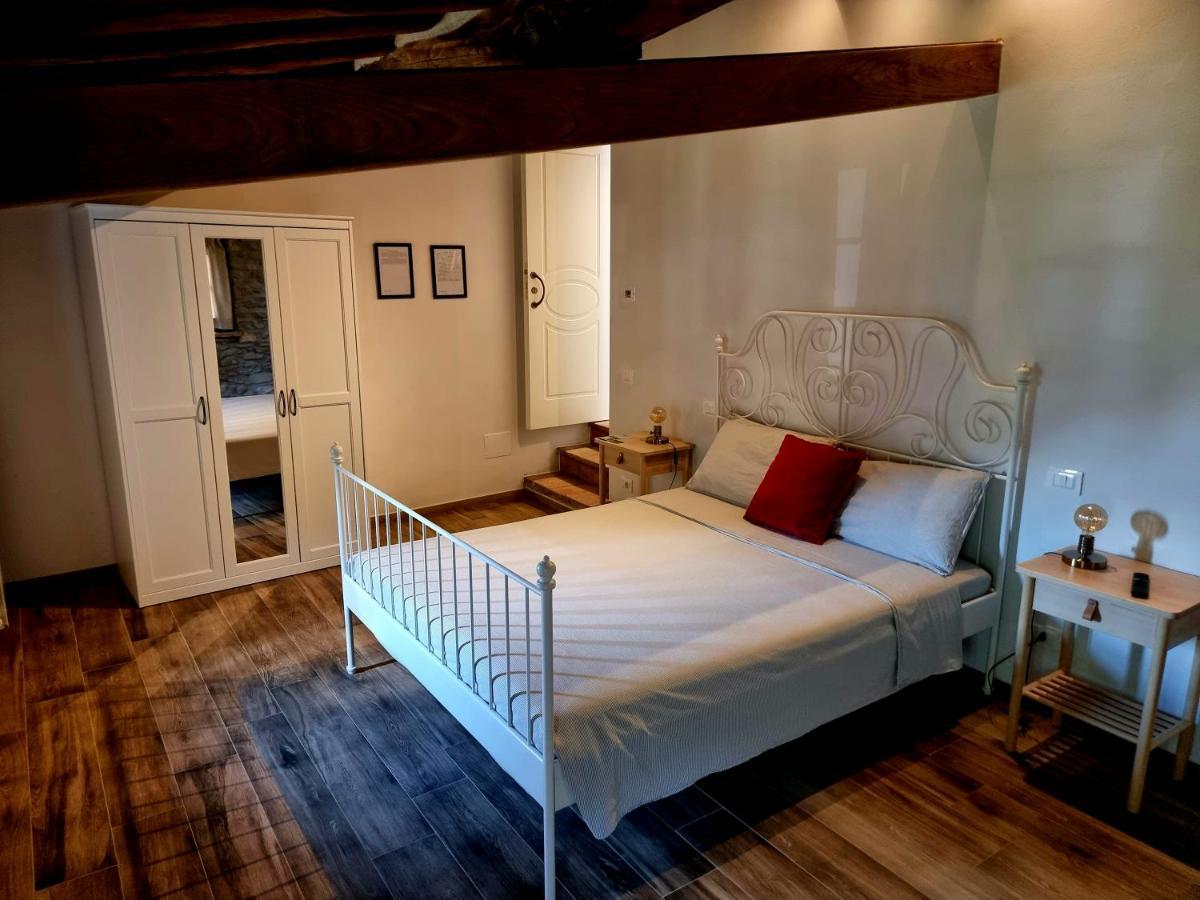 הוילה בורגו א מוצאנו Agriturismo Il Castello מראה חיצוני תמונה